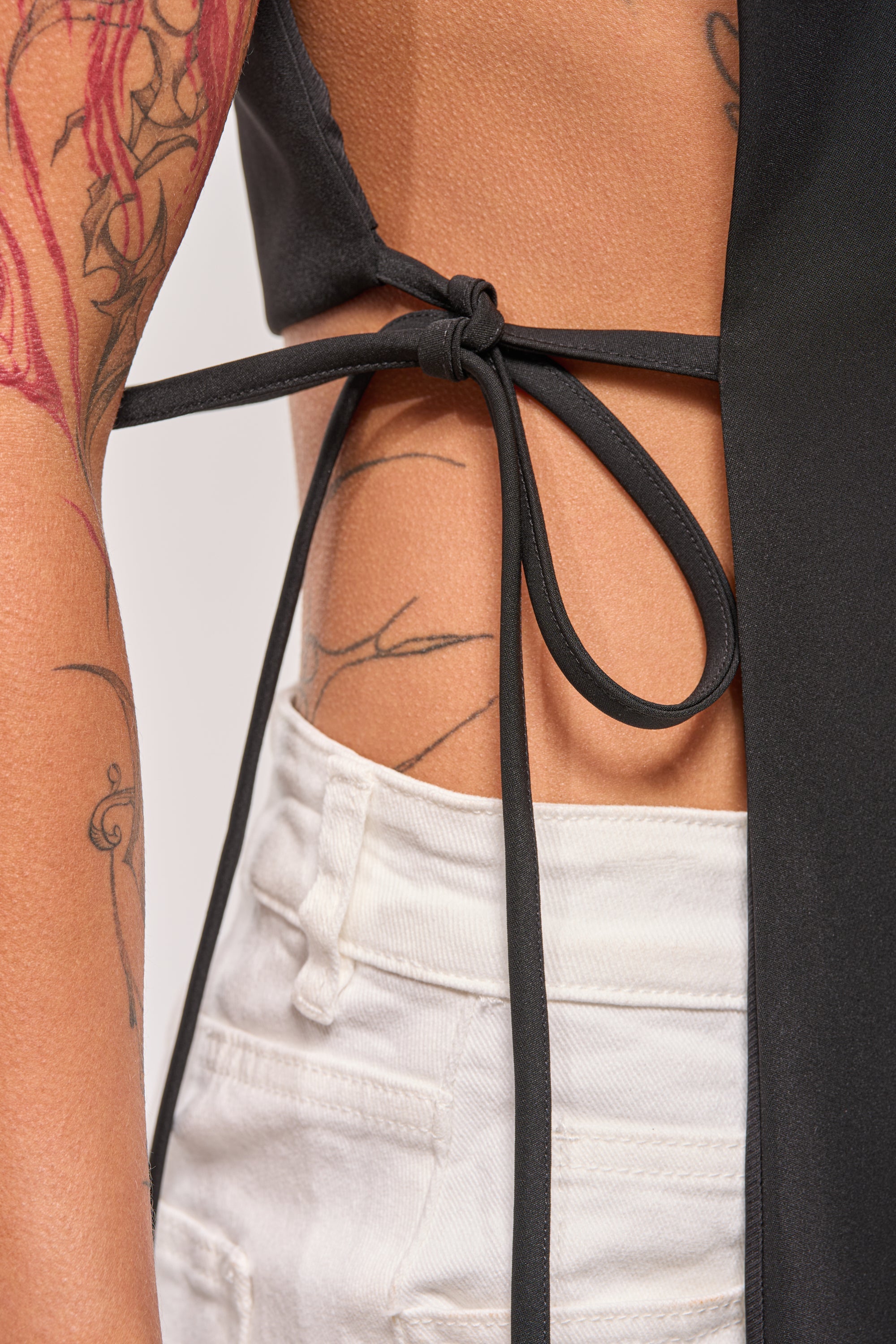 HONEY HONEY TIE VEST IN BLACK