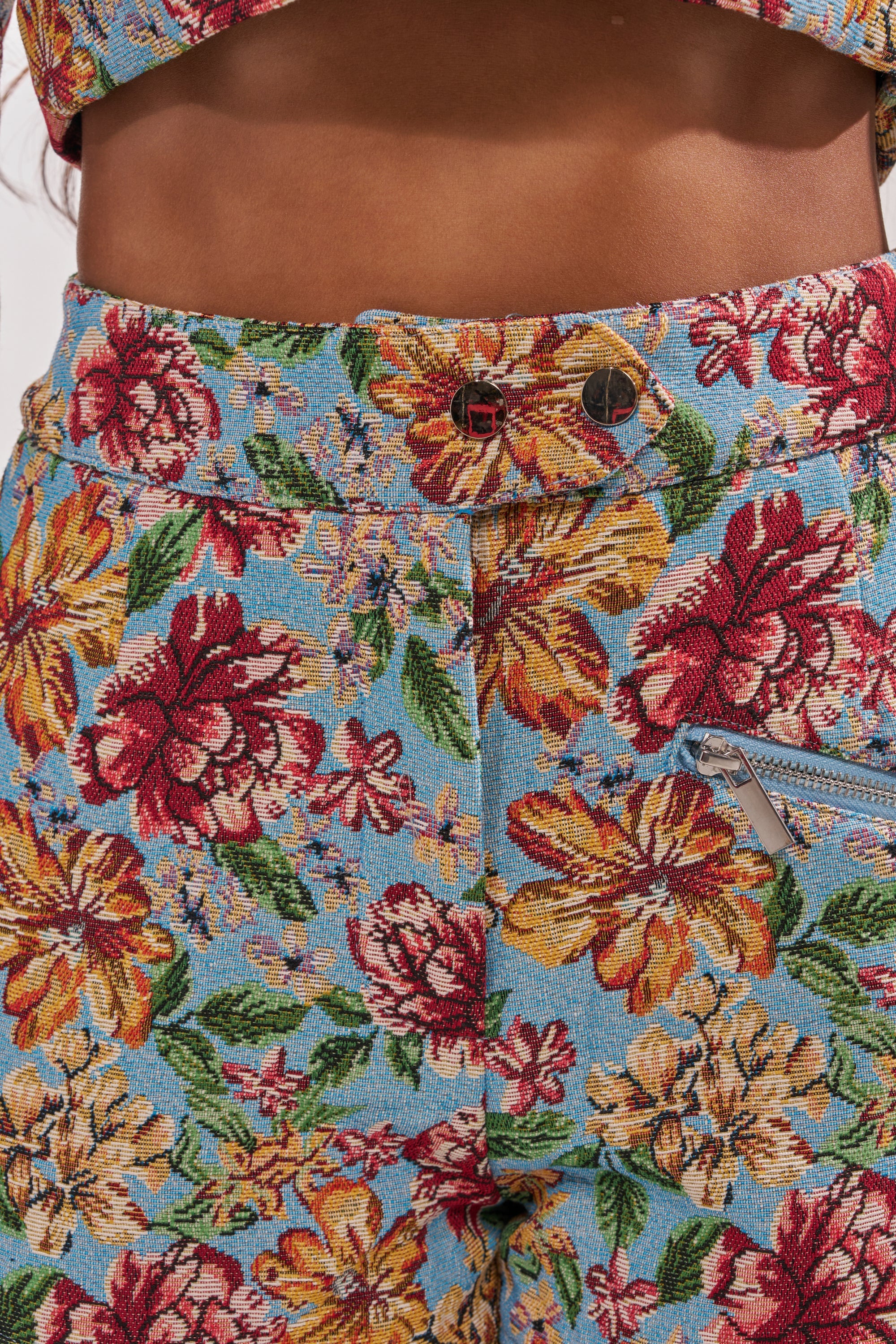 GOOD KARMA TAPESTRY SHORTS IN BLUE MULTI
