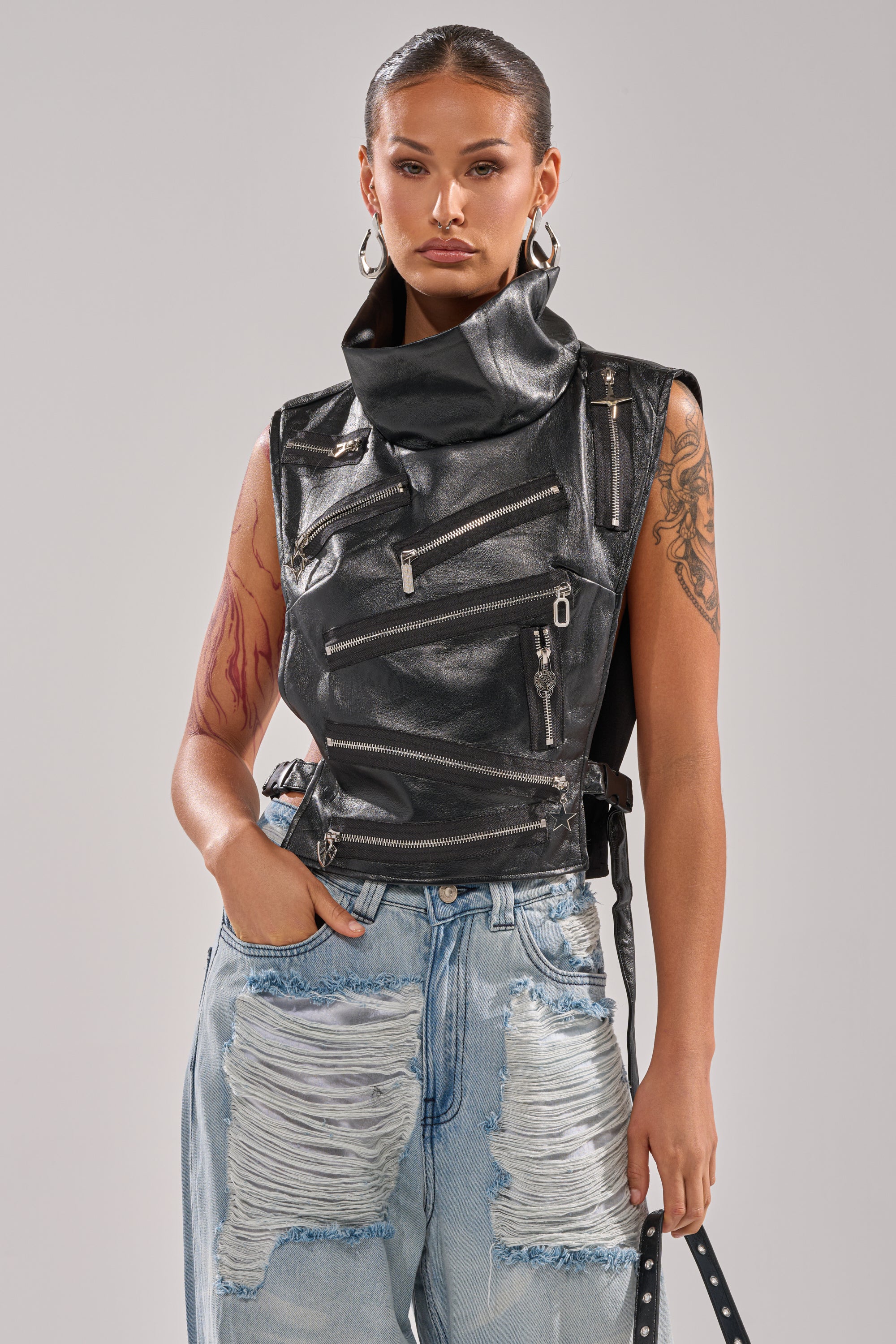 ZIP ME UP TURTLENECK TOP IN BLACK