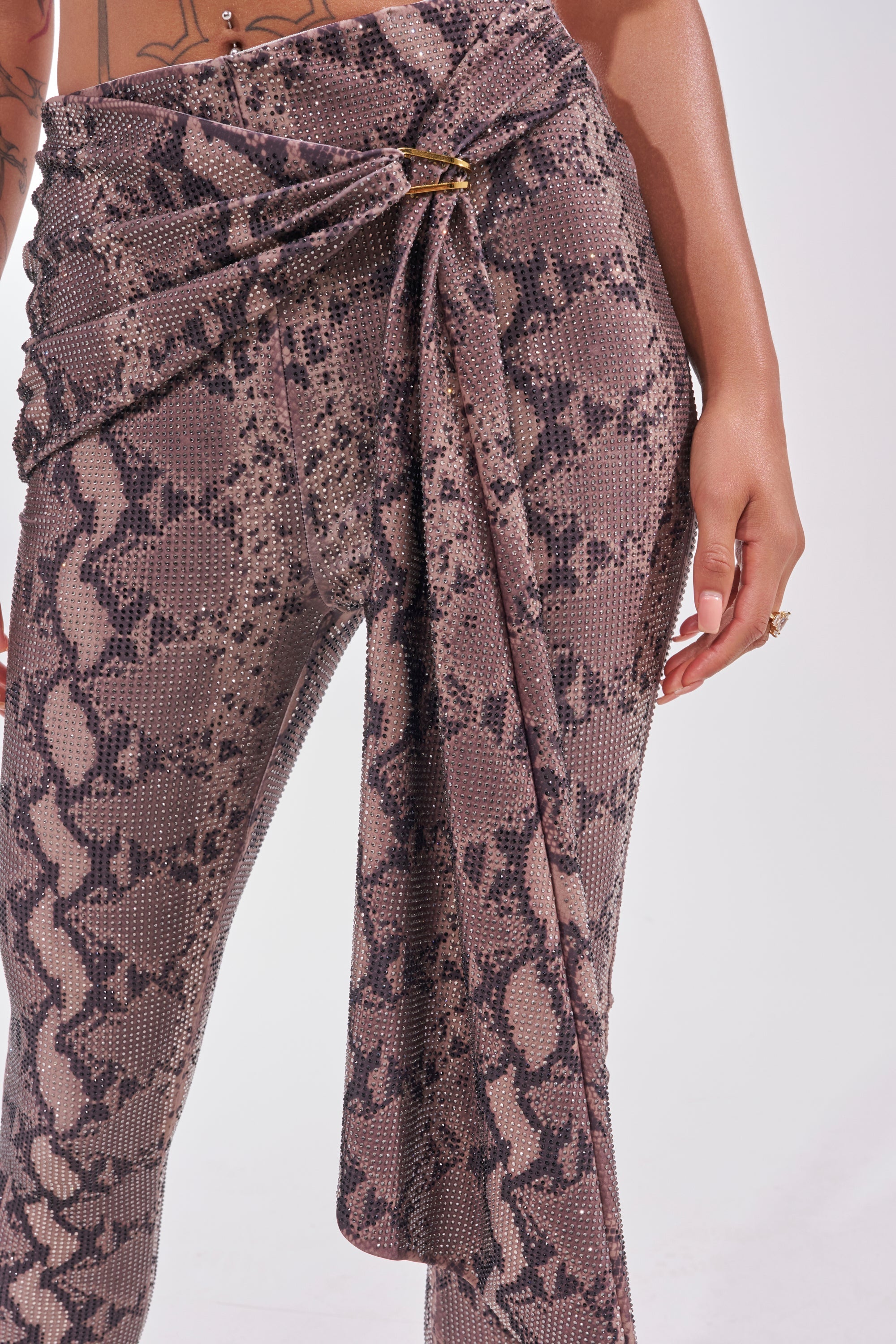 VENOM KISS RHINESTONE LEGGING