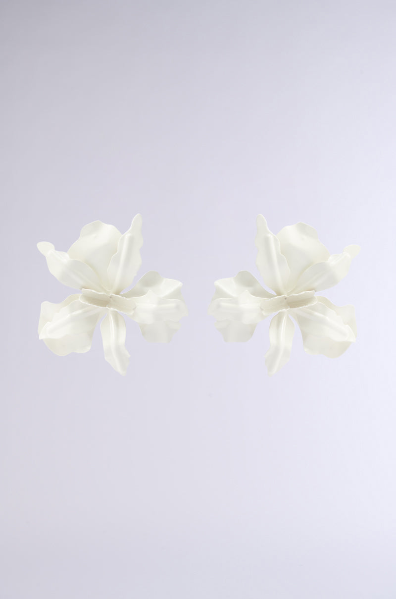 NEVER SETTLE EARRING