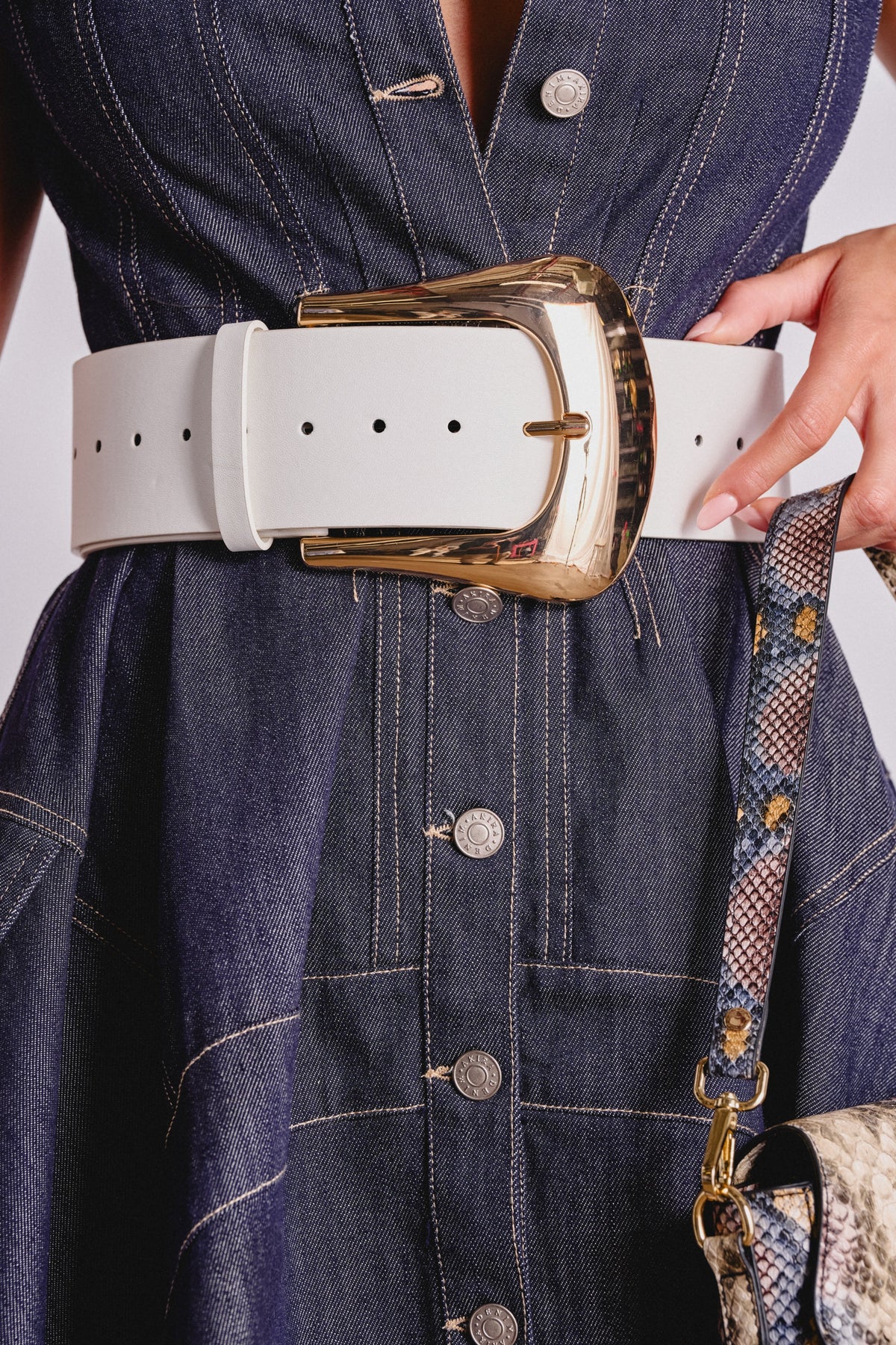 SIZE MATTERS OVERSIZED BUCKLE BELT