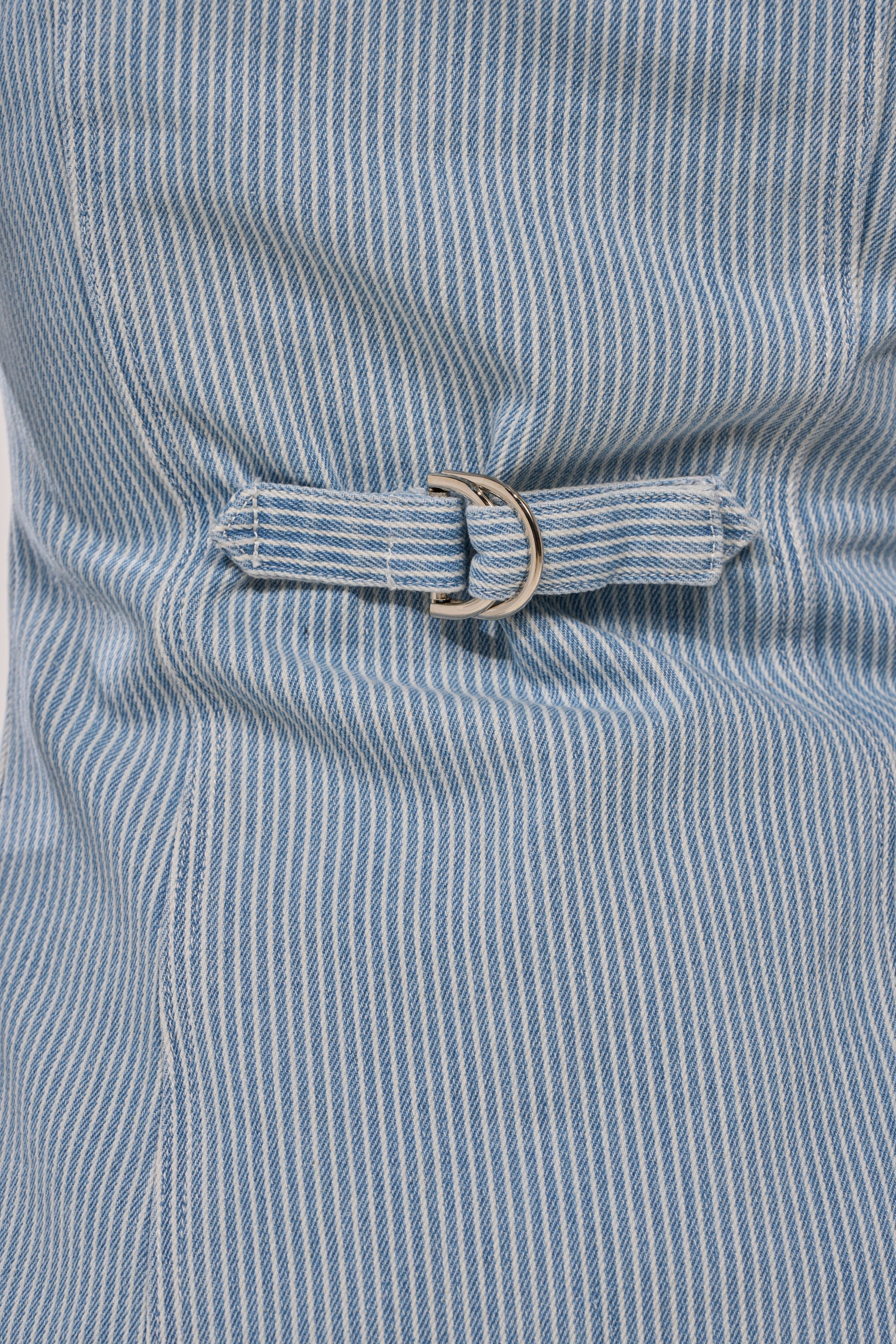 FEEL FREE STRIPE BUTTON DOWN