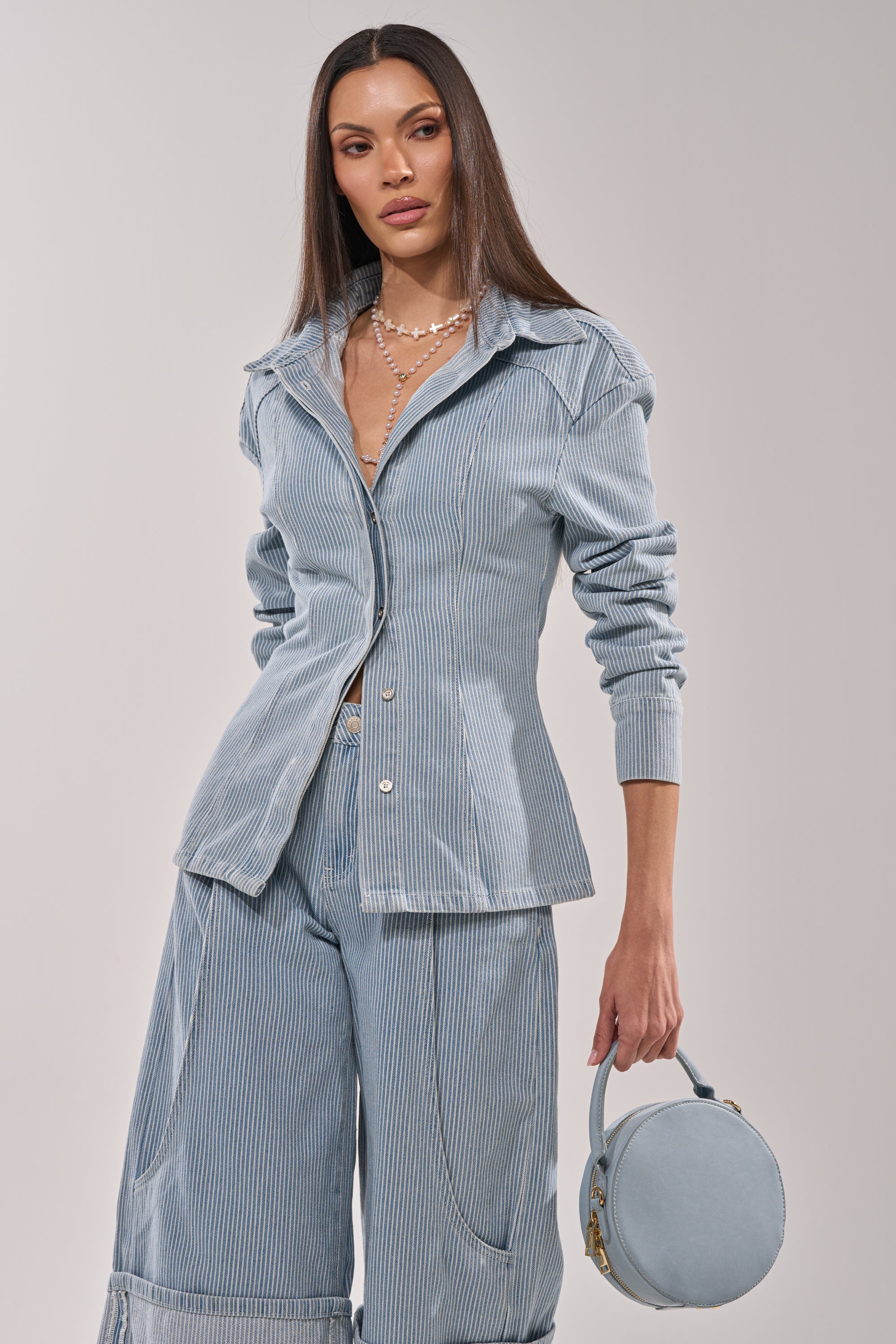 FEEL FREE STRIPE BUTTON DOWN