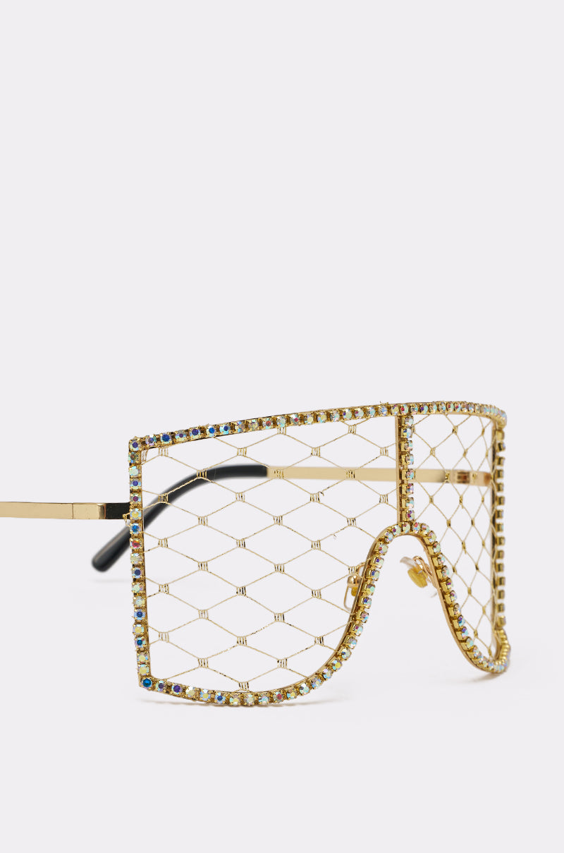 POP THE BUBBLY GLASSES IN GOLD