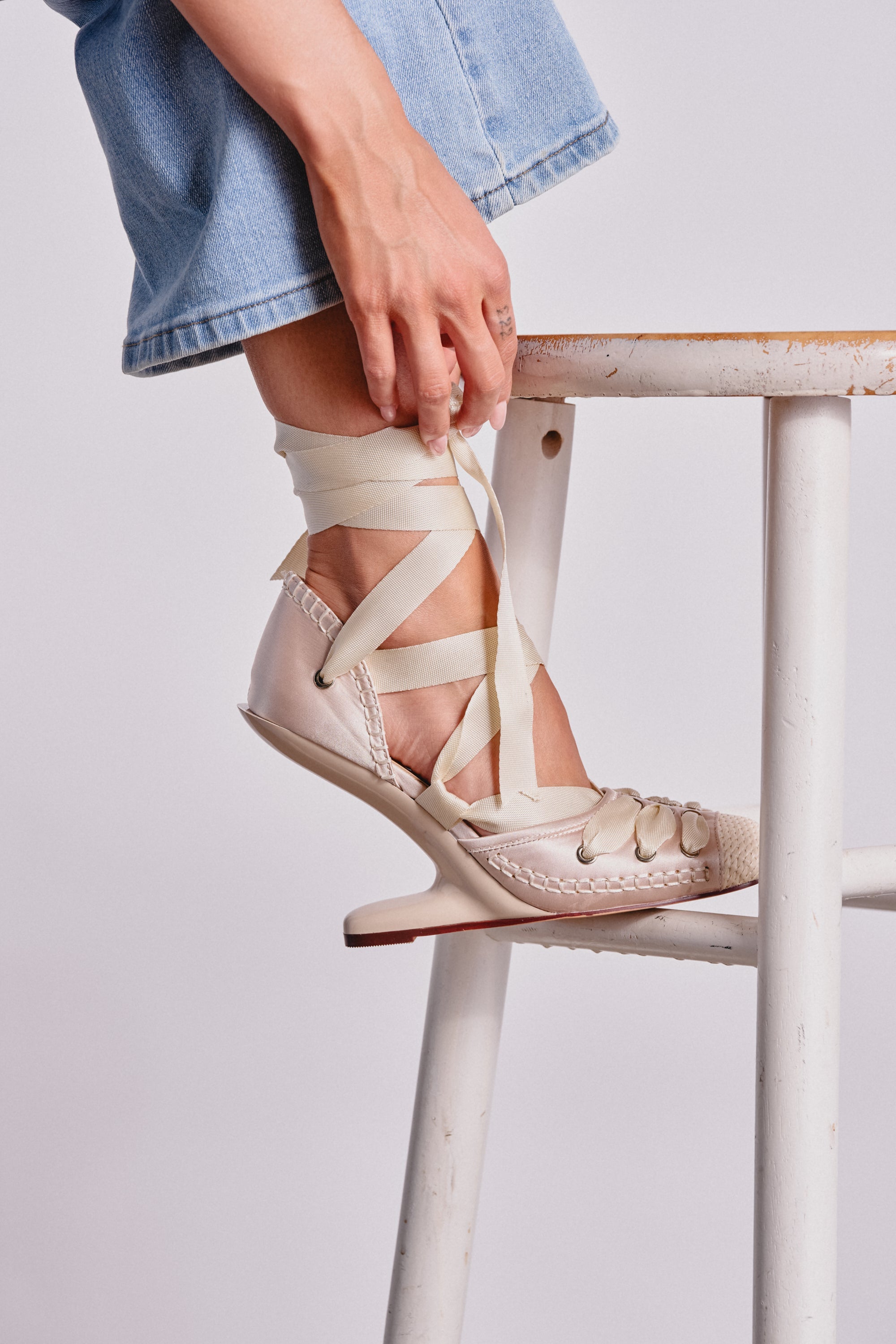 AKIRA GOLD TENDU IVORY BALLET LACE UP NOVELTY HEEL PUMP