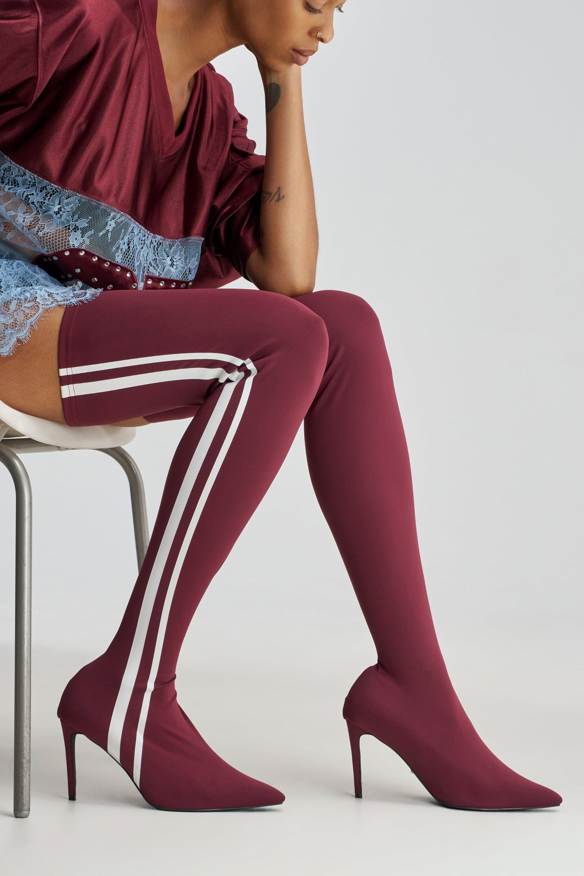 AZALEA WANG THALUNE BURGUNDY STRETCH SPORTY STILETTO