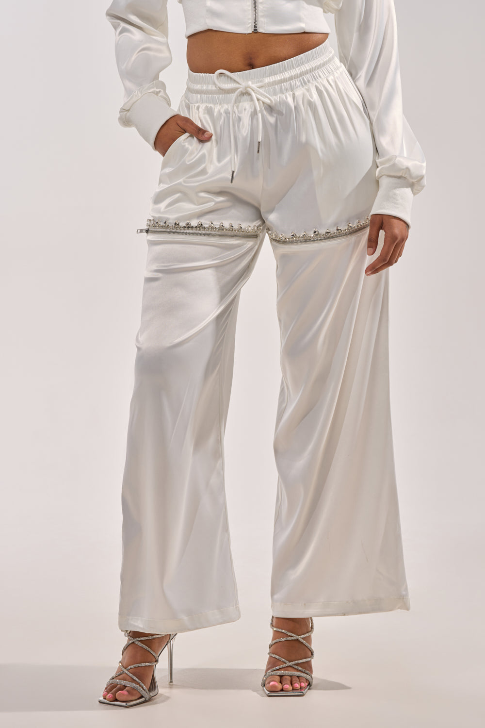 CALL BACK CUTOUT SATIN JOGGER