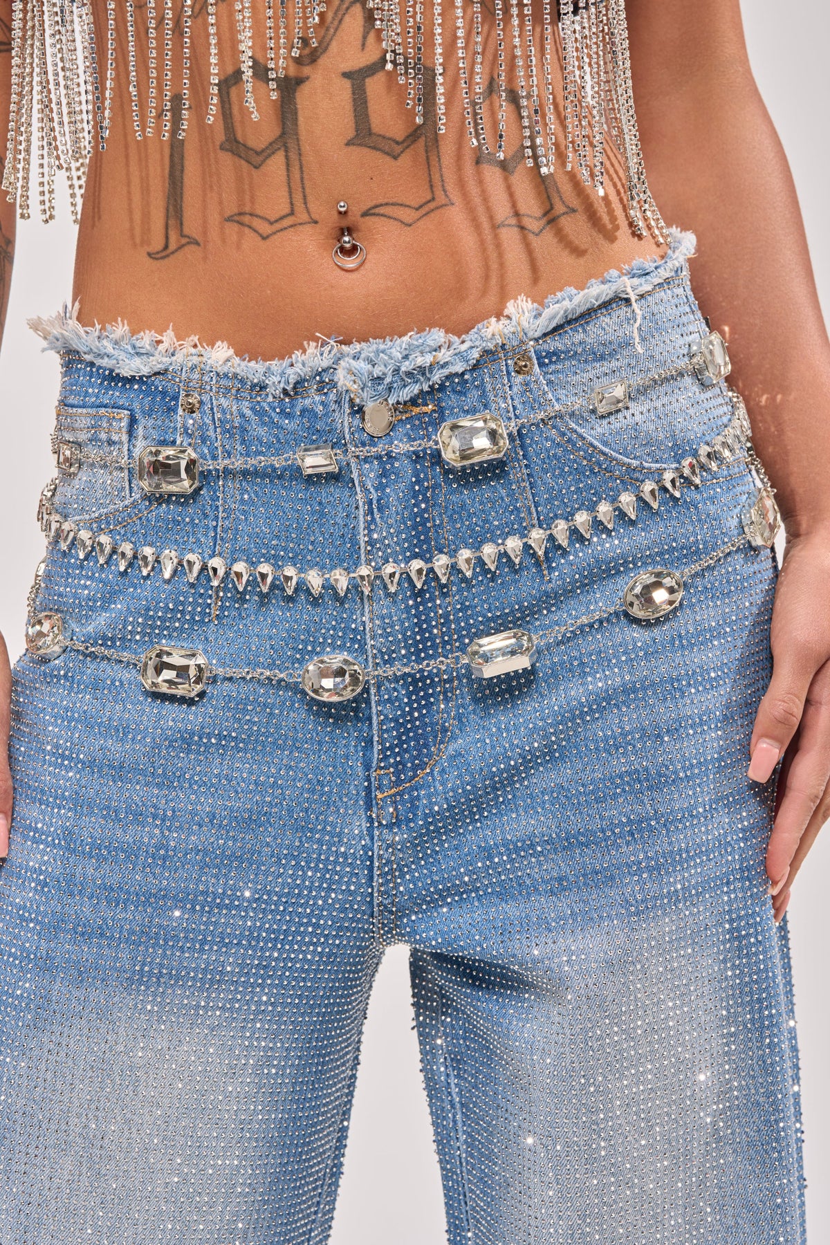 GLITZ AND GLAM CHAIN BELT