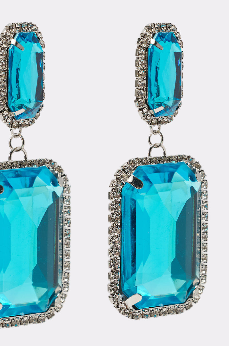 ON TREND EARRING