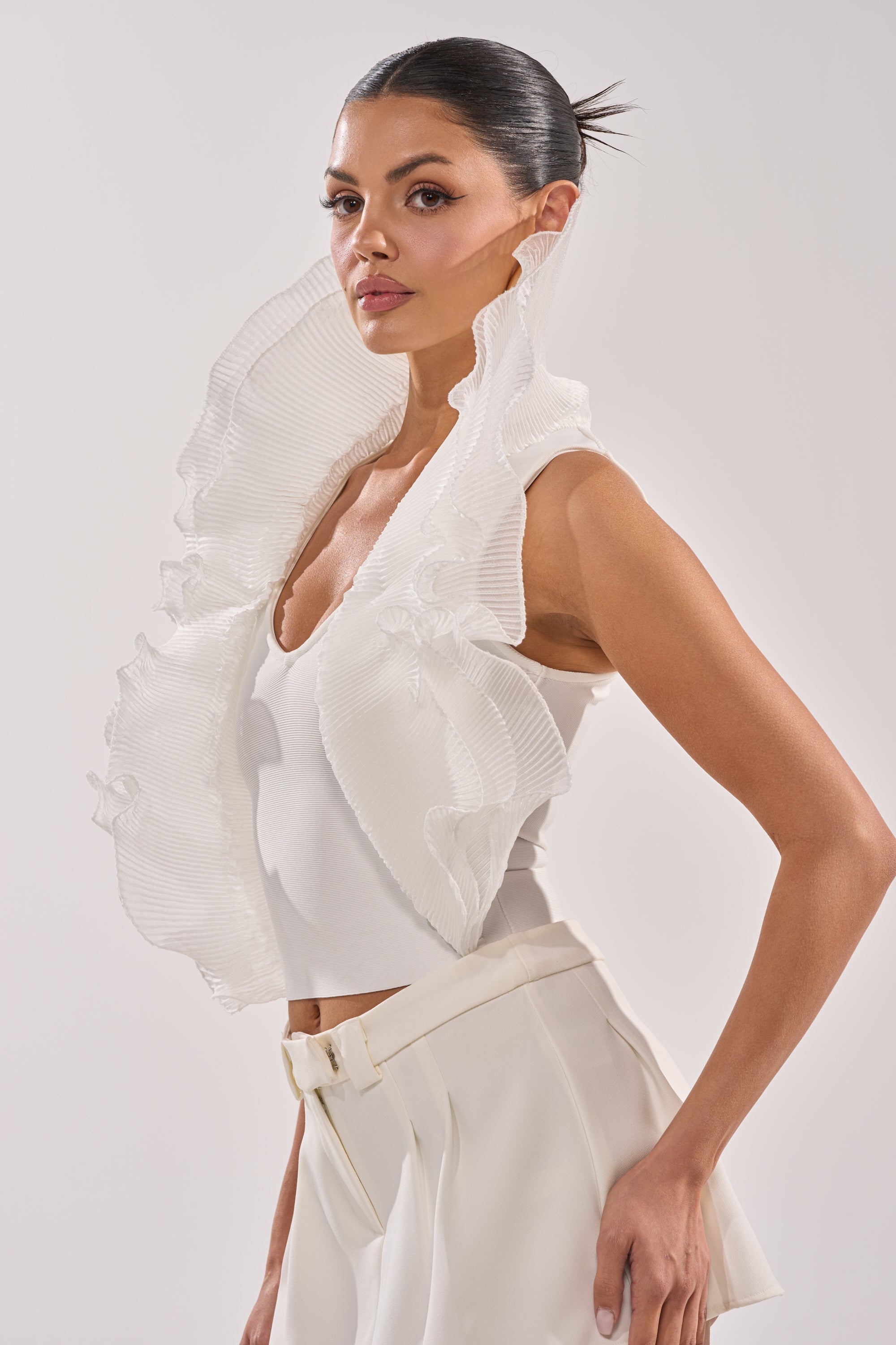 EXTRA BANDAGE RUFFLE BLOUSE