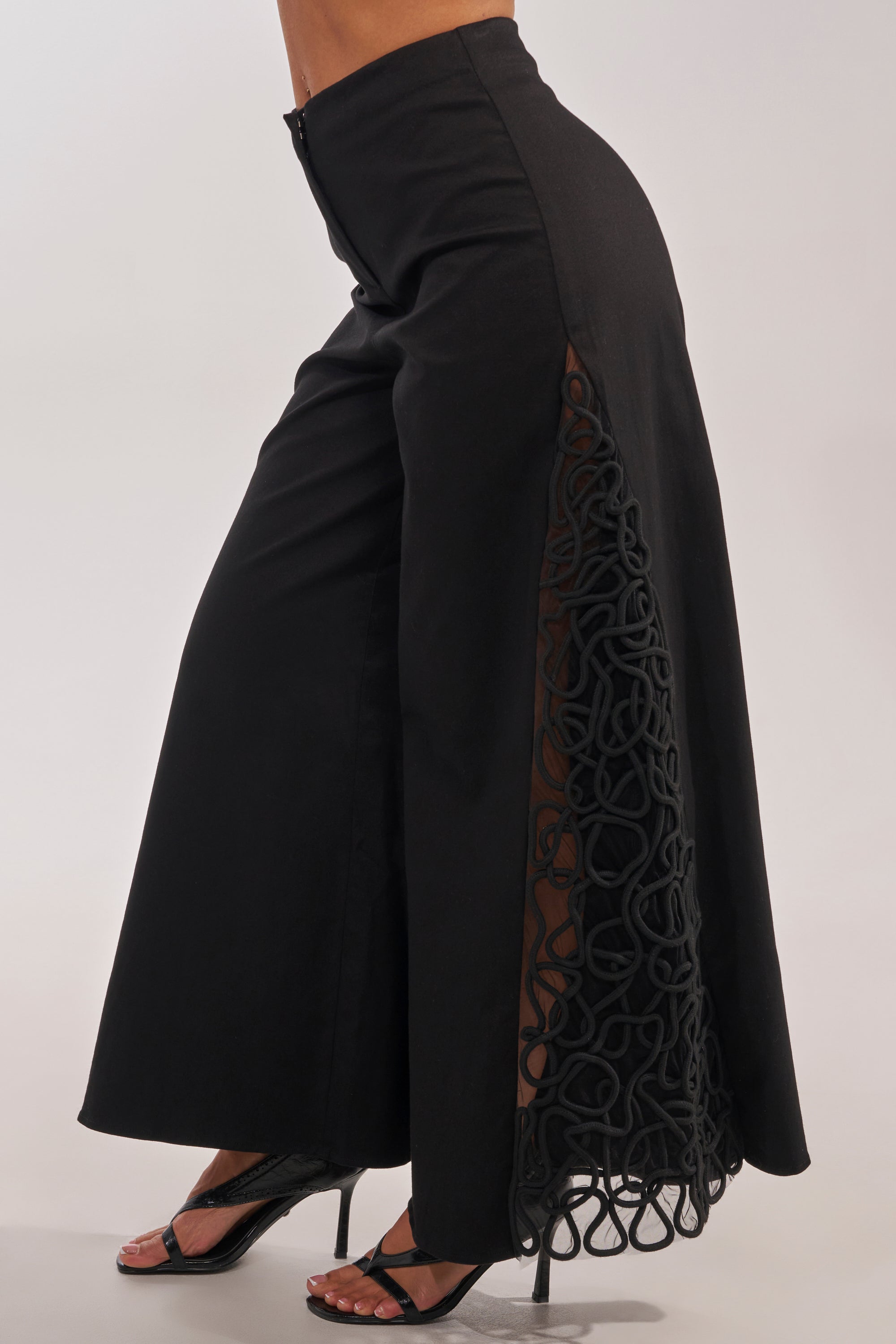 ITS GIVING ROPE DETAIL TROUSER