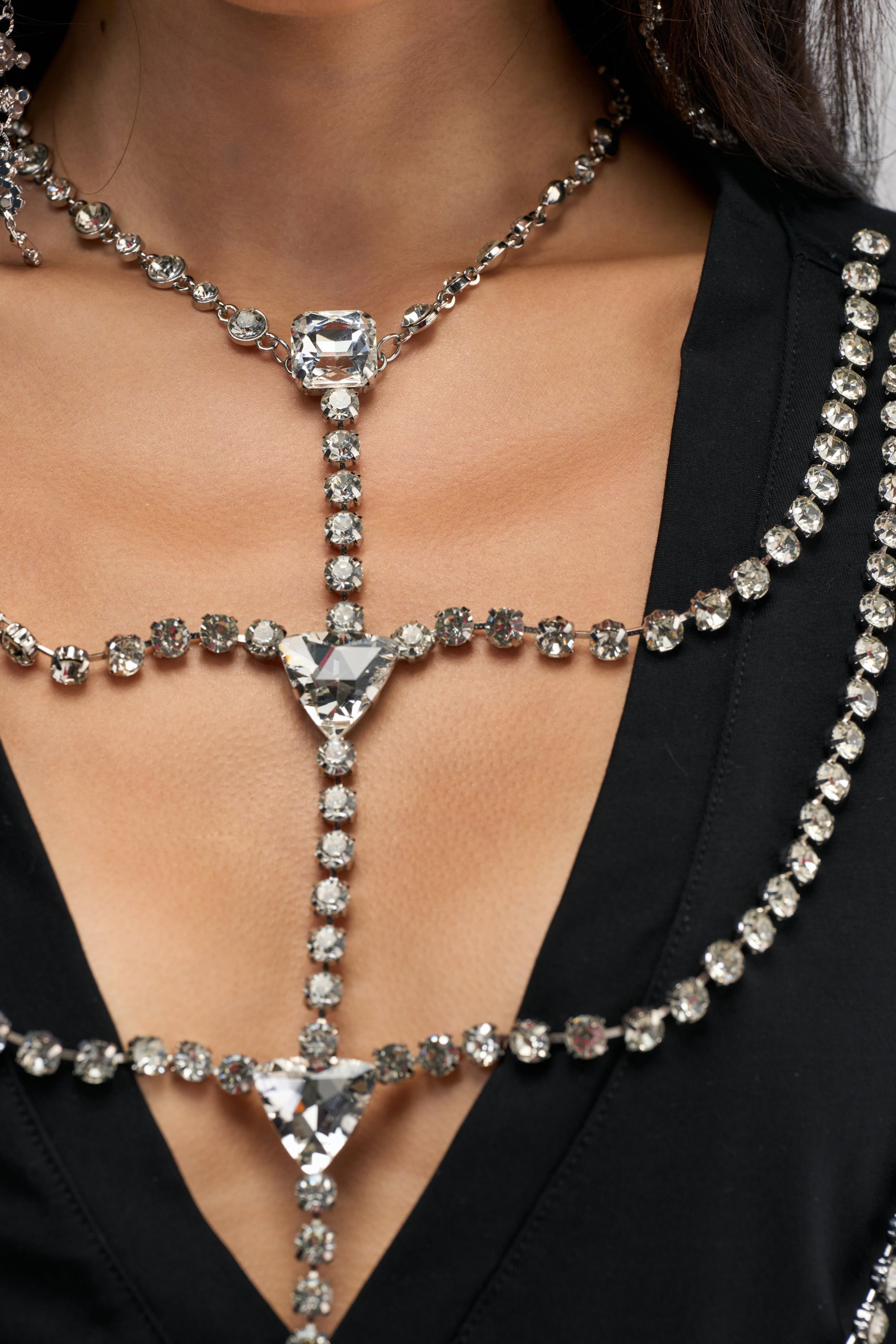 DIAMONDS DANCING RHINESTONE DETAIL TEE IN BLACK