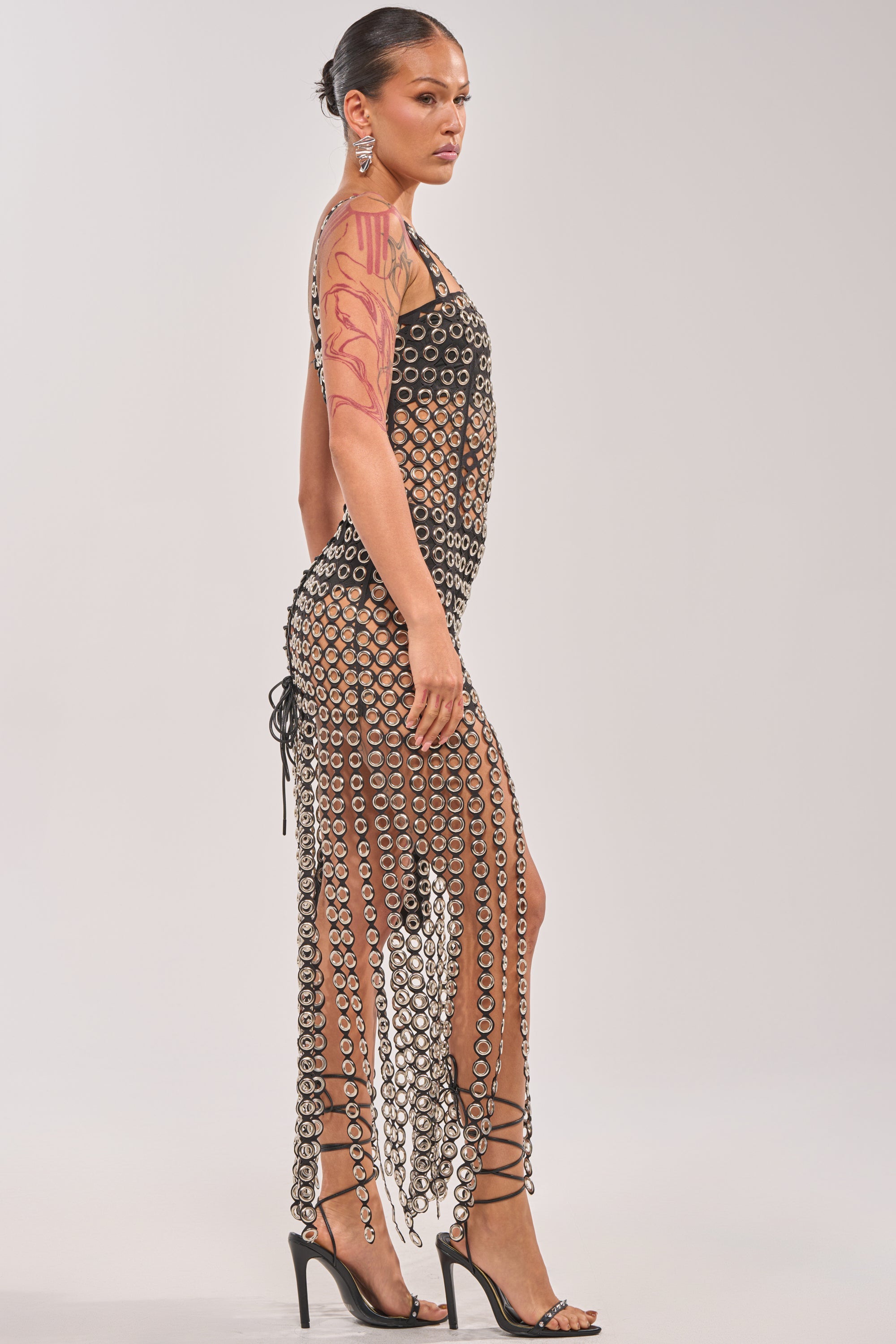 FLIRT ALERT CHAIN MIDI DRESS