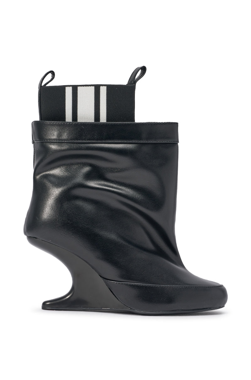 AKIRA GOLD ZAVI BLACK WEDGE BOOTIE