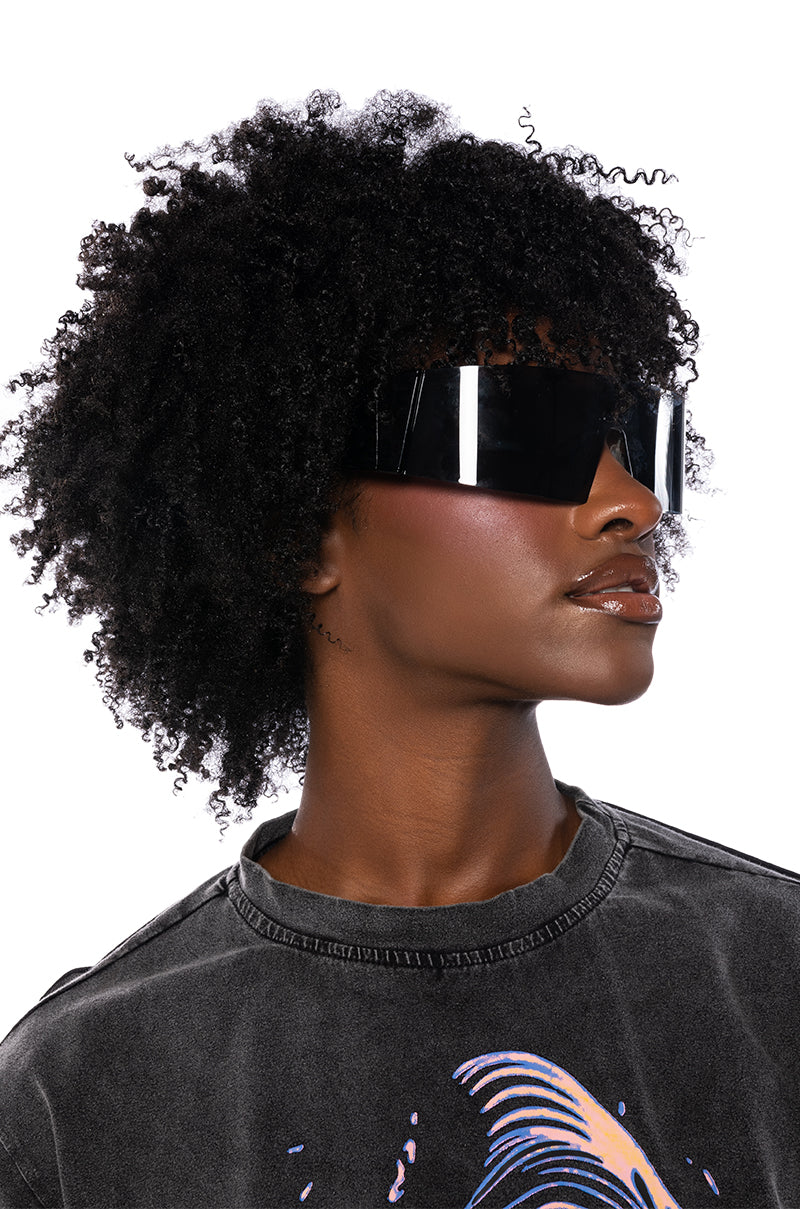 ASPEN SHIELD SUNNIES IN BLACK
