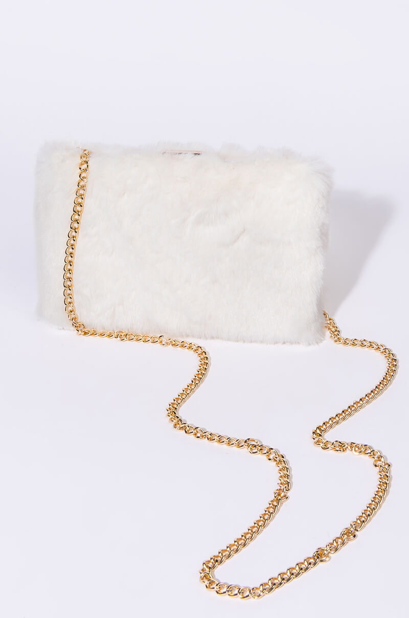 FURRY NICE CLUTCH