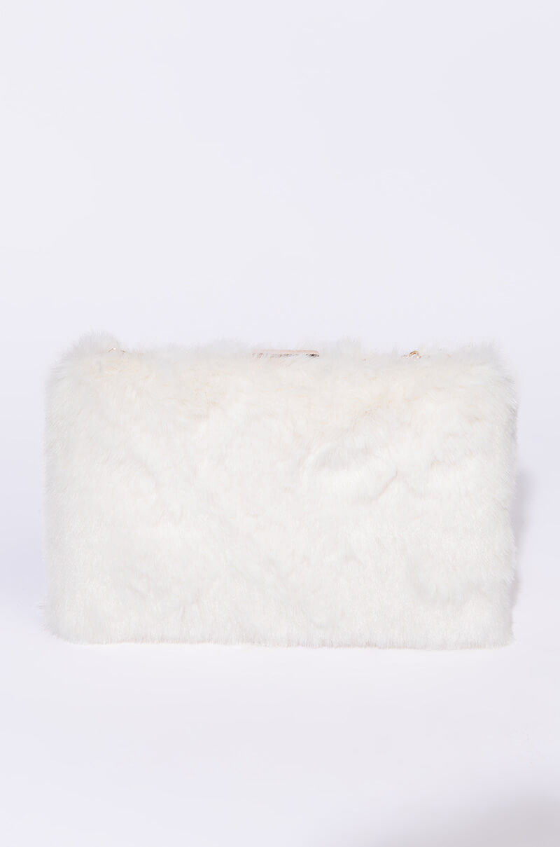 FURRY NICE CLUTCH