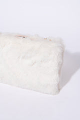 FURRY NICE CLUTCH
