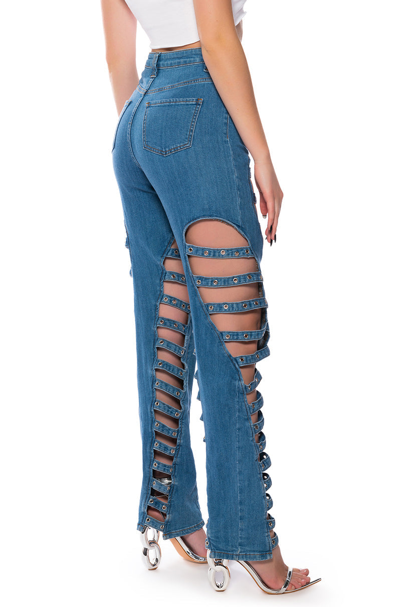 IN LOVE WITH THE DEVIL CUT OUT DETAILED JEANS