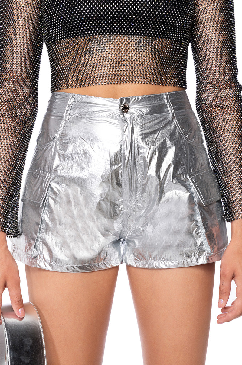 IN MY FUTURE METALLIC CARGO SHORTS IN SILVER