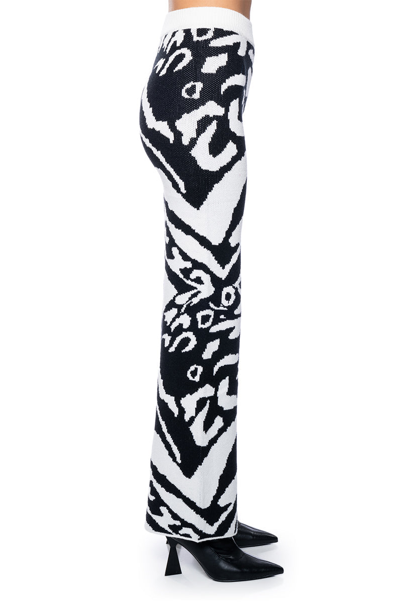 INDECISIVE FLARE LEG KNIT SWEATPANT