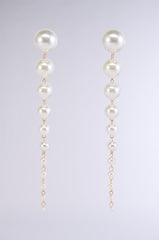 IT'S A LIFESTYLE PEARL EARRING