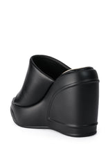 OCEAN EYES WEDGE SANDAL IN BLACK
