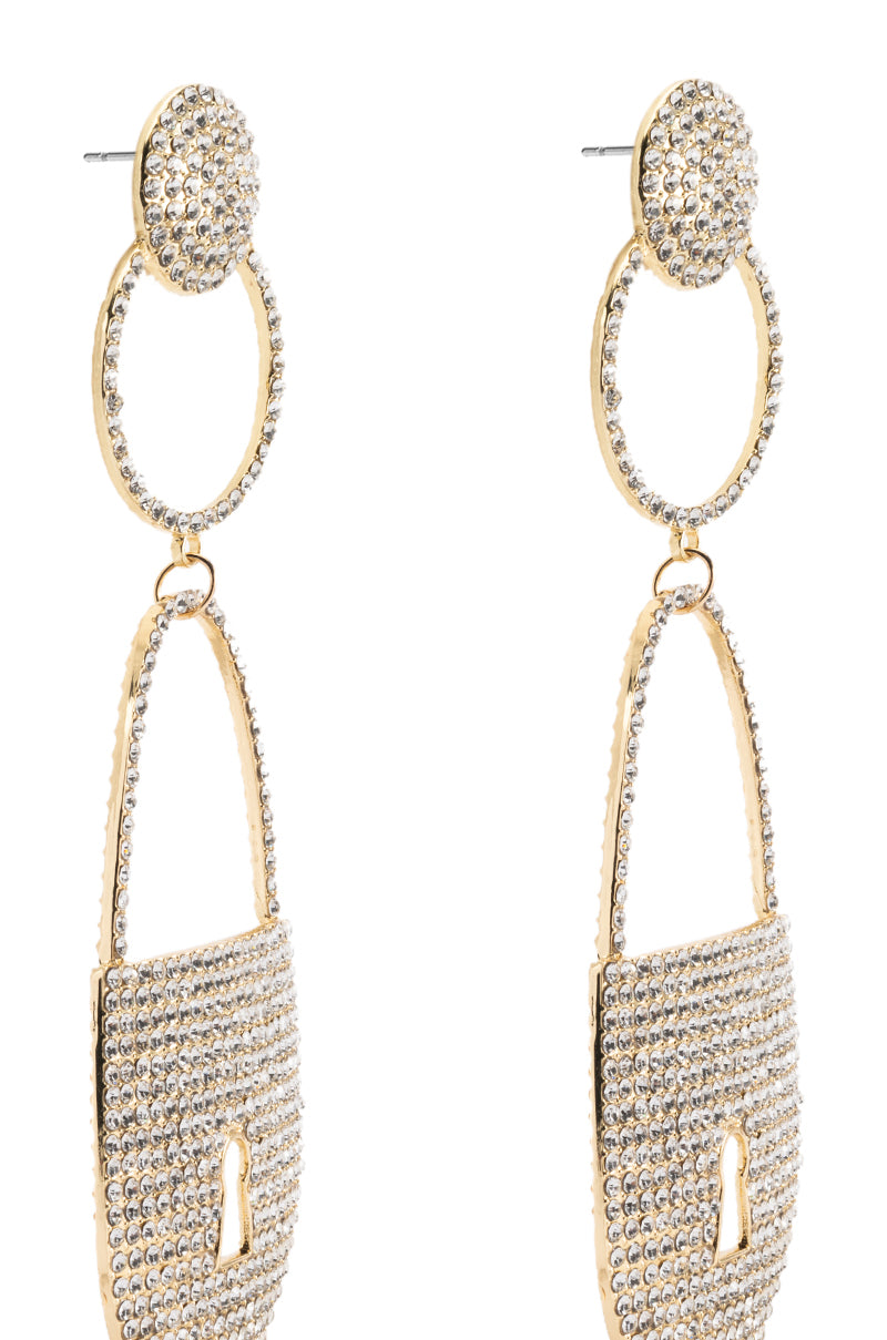 OVERSIZED LOCK EARRING
