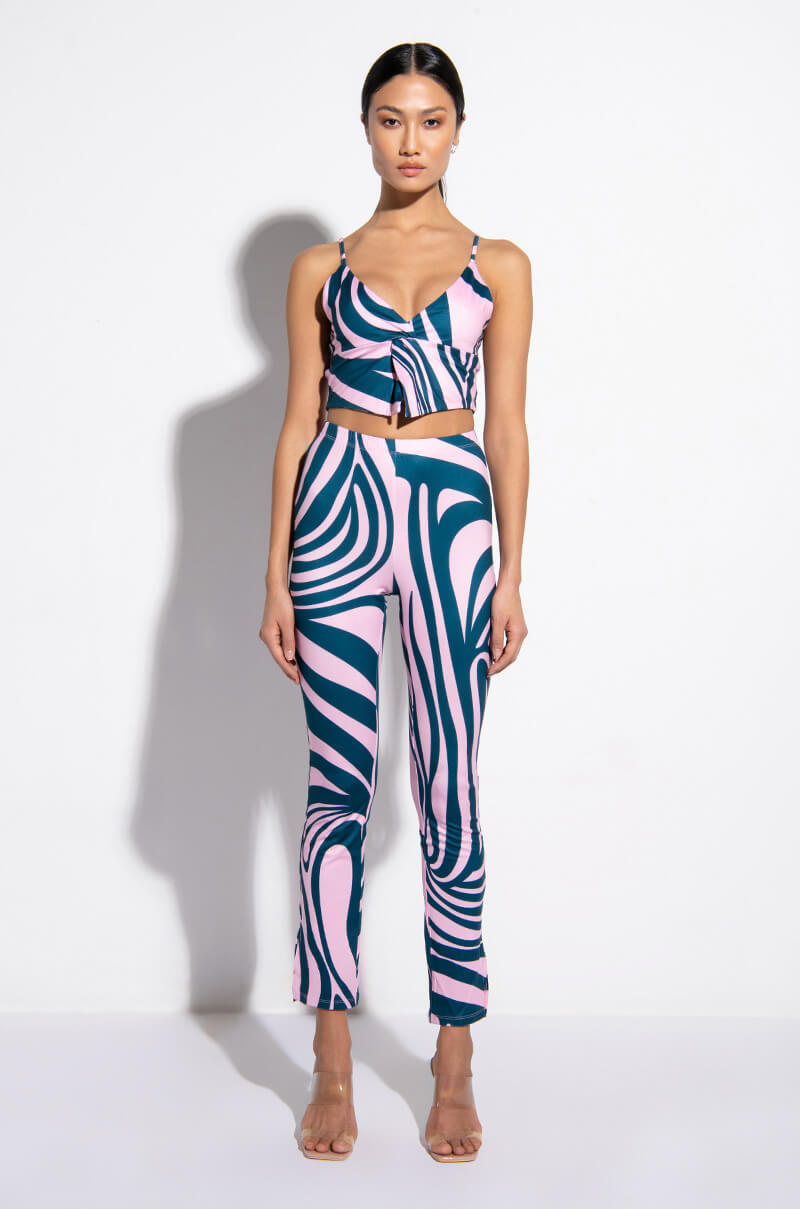 JENNIE STRAIGHT LEG LEGGING WITH SIDE SLIT