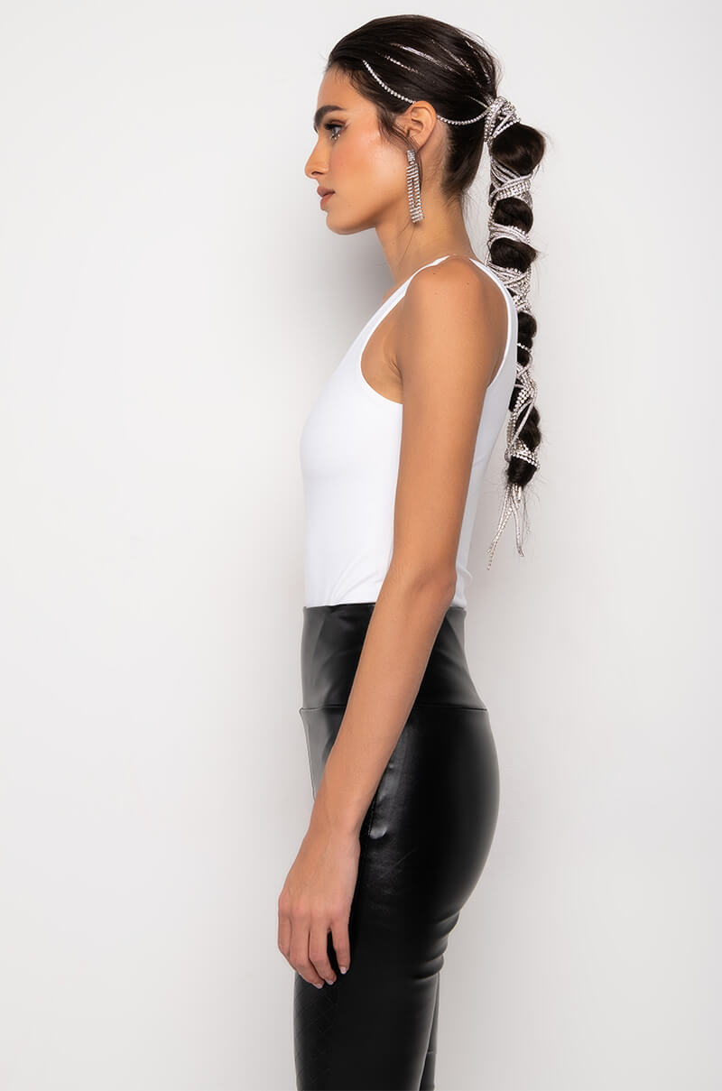 PAXTON ROUND NECK SLEEVELESS BODYSUIT