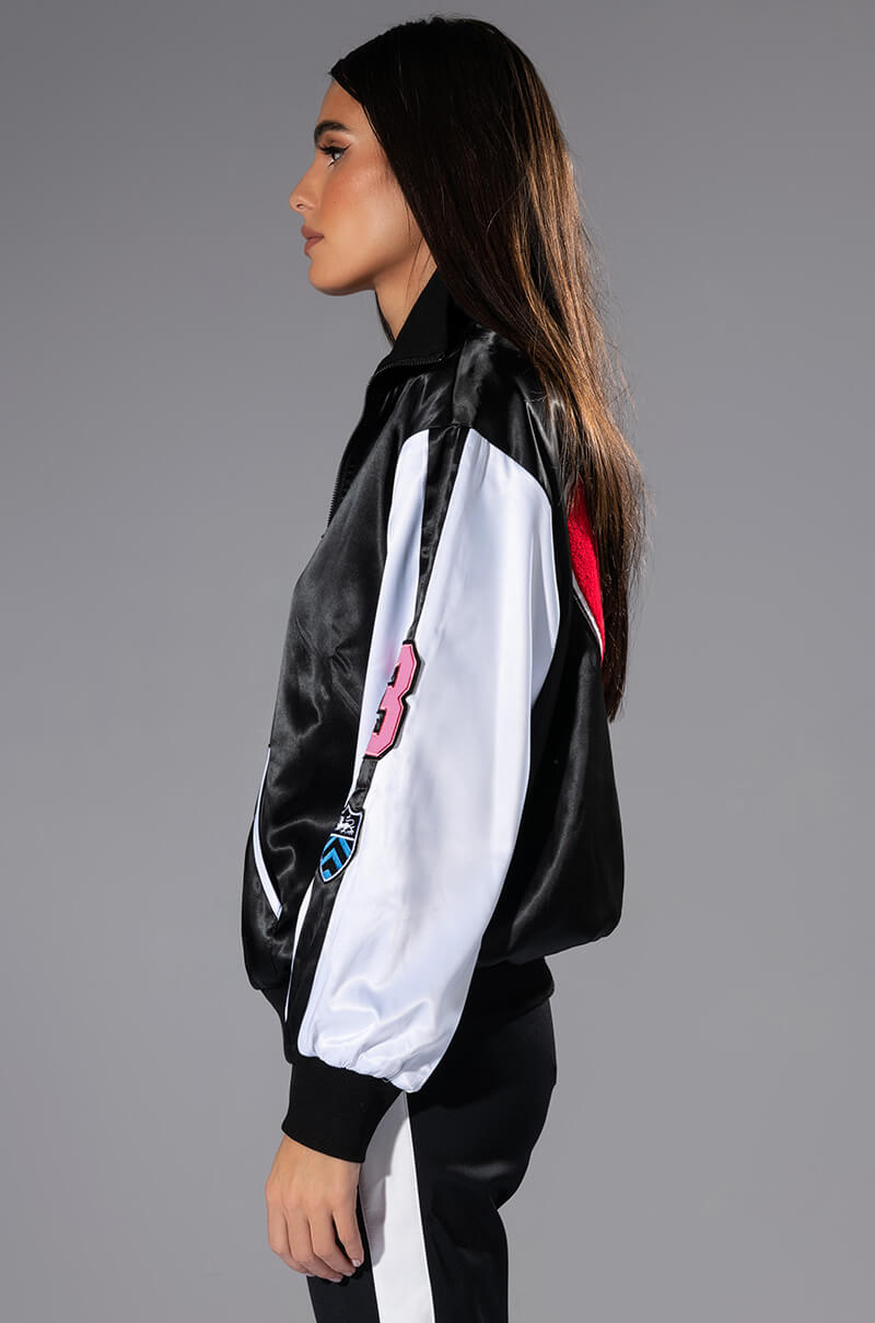 RUNNING LAPS QUARTER ZIP SWEATSHIRT