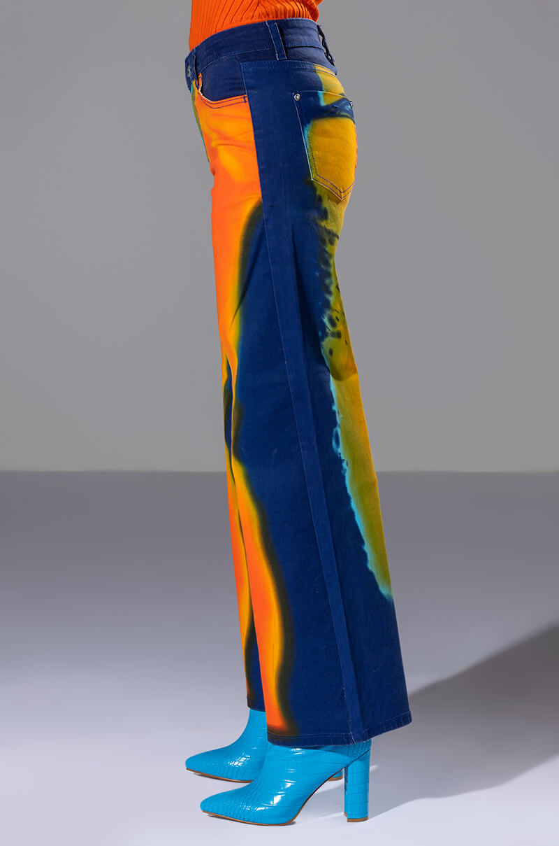 TEMPERATURE RISING RELAXED JEANS
