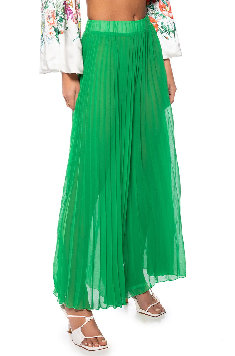 YOUR ULTIMATE PLEATED PALAZZO PANT IN GREEN